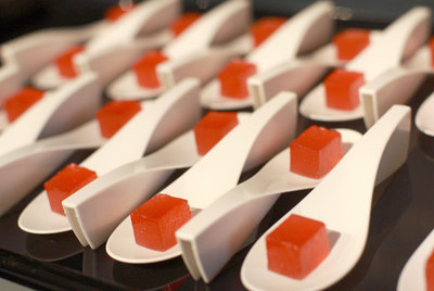 Gominolas de vino elaboradas por la cocinera.