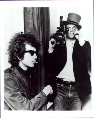 Pennebaker grabando a Bob Dylan para el documental  Don't look back , en 1966
