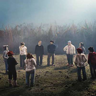  Morning meeting,  de Sarah Anne Johnson.