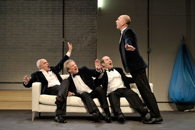  J. Leyrado, J. Marrale, V. Villamil y D. Grandinetti (de izquierda a derecha), en   Baraka   (amigos) , de Maria Goos.