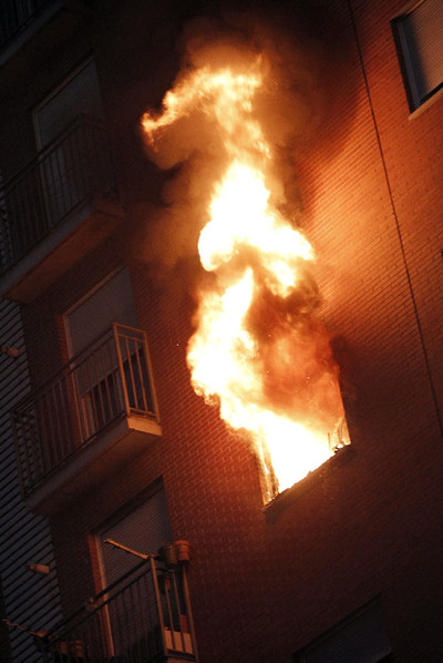 Detenido un hombre tras un incendio en Usera