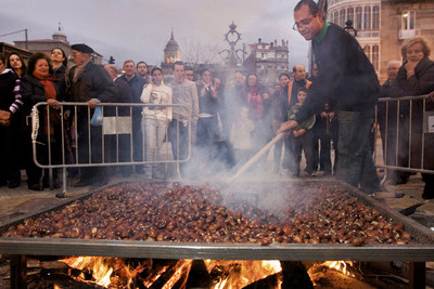 Las castañas del San Martiño invaden Ourense