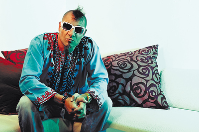  Ibiza  mix:  Guru Josh sin el saxo. 