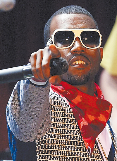  Kanye te señala a ti. 