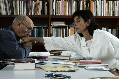 José Saramago y Pilar del Río, en un fotograma de la película  José y Pilar,  estrenada ayer en Portugal.