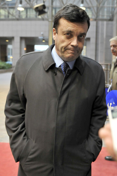 El ministro irlandés de Finanzas, Brian Lenihan, ayer en Bruselas.