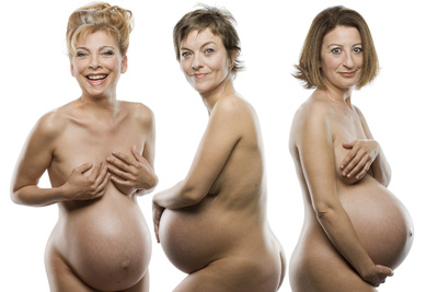 De izquierda a derecha, Kiti Manver, Nuria González y Aurora Sánchez, en la comedia  Tres  de Juan Carlos Rubio.