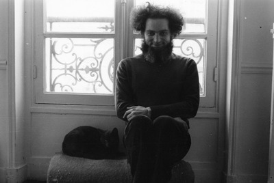 El escritor Georges Perec, fotografiado en París.