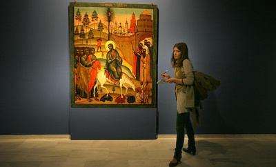  Entrada de Jesús en Jerusalén , de los hermanos Potapov, en la exposición  Rusia sagrada. Iconos del Museo Rublev de Moscú .
