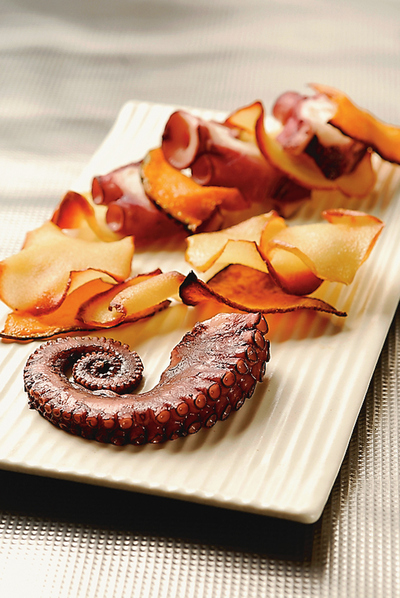 Receta de calabaza con pulpo y 'chips' de membrillo