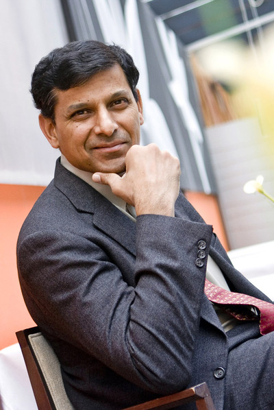 Raghuram Rajan acaba de recibir el premio de  Financial Times  y Goldman Sachs por su libro.