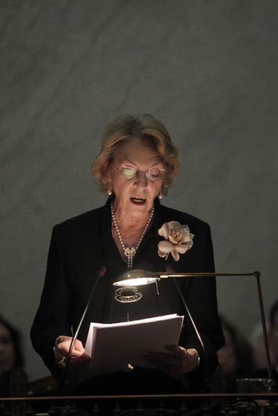 La novelista Soledad Puértolas lee su discurso de ingreso en la Academia, dedicado a los personajes secundarios del  Quijote .