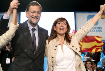 Rajoy y Sánchez-Camacho, ayer en un mitin en l'Hospitalet.