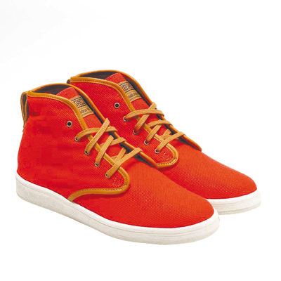  Un botón del sobrio catálogo 2010-2011: Modelo Adidas Dune. La marca colabora con Ransom, la mítica factoría estadounidense 