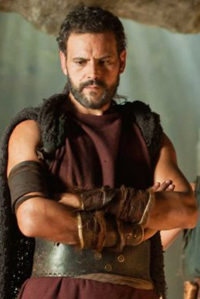 Roberto Enríquez, como Viriato.