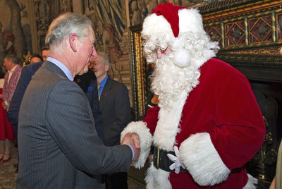 El príncipe conoce a Papá Noel