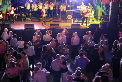 Maratón de música y baile en la discoteca Nova Exágono de Lugo el domingo.