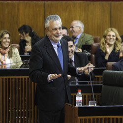 El PSOE 'congela' el decreto del sector público hasta aprobar la ley