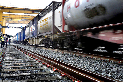 El puerto de Barcelona ya exporta en ancho europeo