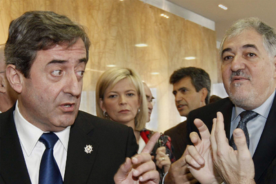 Javier Zaragoza y Cándido Conde-Pumpido, en un acto en Madrid.