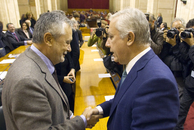 Foto de saludo antes de la batalla electoral