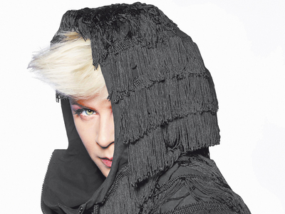 La mayor artista pop de Suecia, Robyn, se ha autoeditado tres discos en 2010 