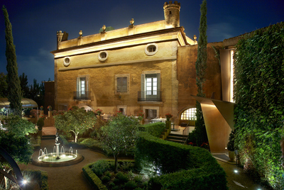 Fachada de Mas la Boella en La Canonja, Tarragona, de la cadena Petits Grans Hotels de Catalunya.