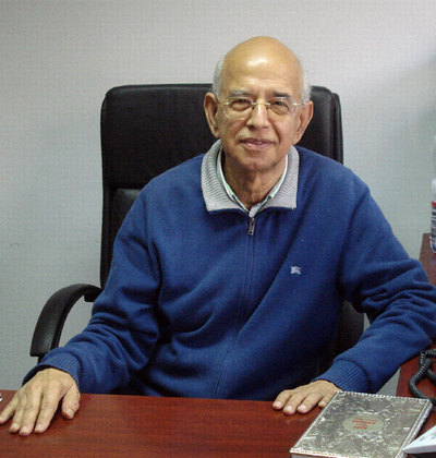 Ram Bhavnani, en su despacho de Santa Cruz de Tenerife.