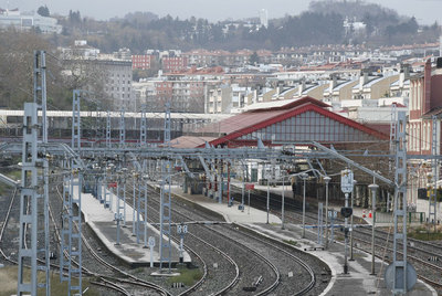 Vista general tomada el pasado viernes de la estación de ferrocarril donostiarra de Atocha, que acogerá la llegada el tren de alta velocidad.