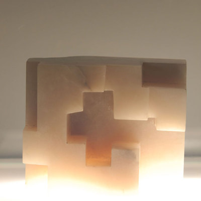  Relieve;  sobre estas líneas,  Proyecto para un monumento. 