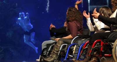 Ricardo Ten, medallista paralímpico valenciano, ayer durante la presentación del calendario de la Federació d'Esports Adaptats en L'Oceanogràfic.