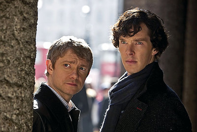 Martin Freeman (izquierda) y Benedict Cumberbatch, en un fotograma de la miniserie de televisión 