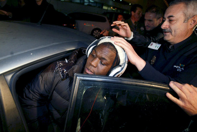 LA POLICÍA ESCOLTA A DRENTHE