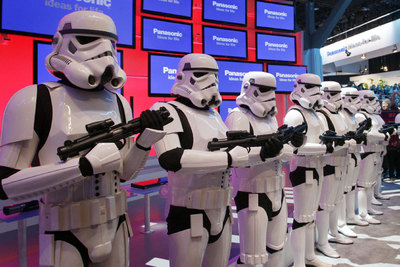 Personajes de  La guerra de las Galaxias, en la feria de Las Vegas. 