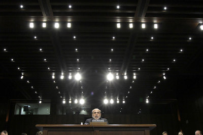 Ben Bernanke durante la comparecencia ayer en el Senado de Estados Unidos, en Washington.