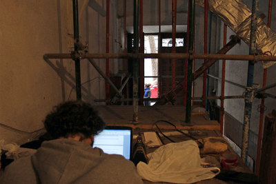 Interior del edificio de la calle Corredera Baja de San Pablo tomado por  okupas. 