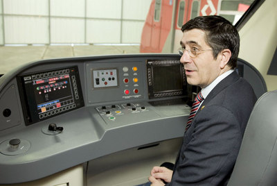 Patxi López durante la visita que hizo en marzo a la planta que CAF ha construido en el Estado de São Paulo.