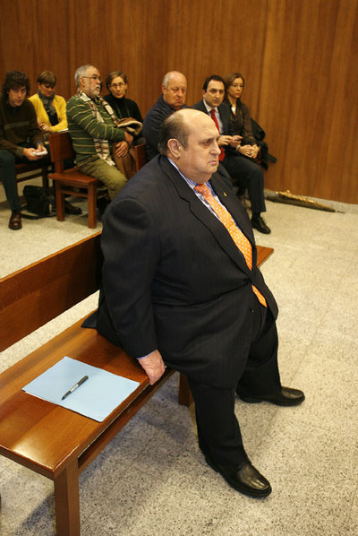 El ex alcalde de Porriño, en el banquillo de la Audiencia.