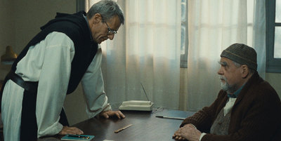 Lambert Wilson (izquierda) y Michael Lonsdale, en una imagen de  De dioses y hombres. 
