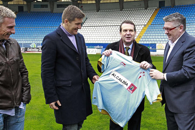 Caballero se cuela en la camiseta del Celta