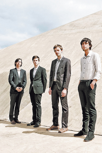  Cut Copy, ante el difícil reto de revalidar el éxito de su primer disco. Tim Hoey, nuestro interlocutor, es el primero por la derecha.  