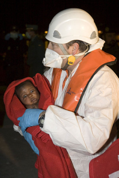 Cinco bebés entre 64 'sin papeles' en Motril