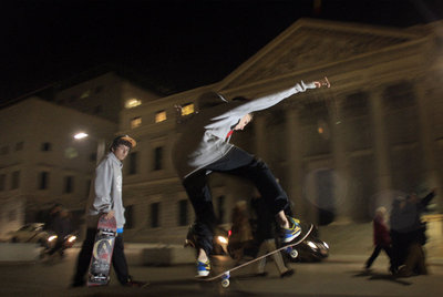 Los monopatines se mudan a las Cortes