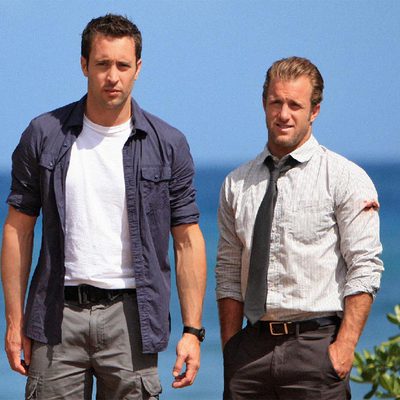 Alex O'Loughlin (izquierda) y Scott Caan, en la serie  Hawai 5-0. 