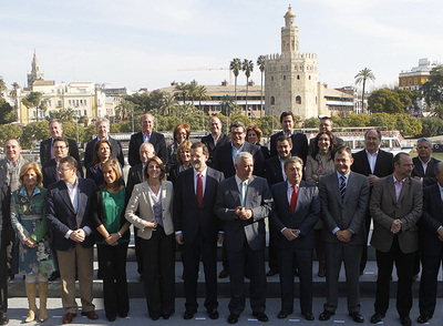 Postal sevillana para los candidatos a alcaldes del PP