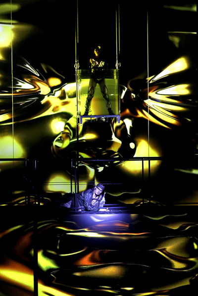 Una escena de la ópera   El ocaso de los dioses,   de Richard Wagner,  con escenografía de La Fura dels Baus, en el Palau de les Arts de Valencia en 2009.