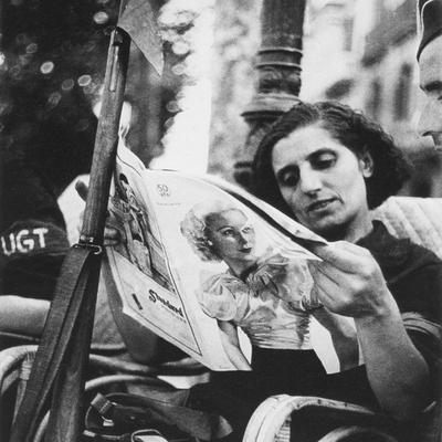 Imagen tomada por Robert Capa en Barcelona en agosto de 1936  (Revistas y Guerra 1936-1939). 