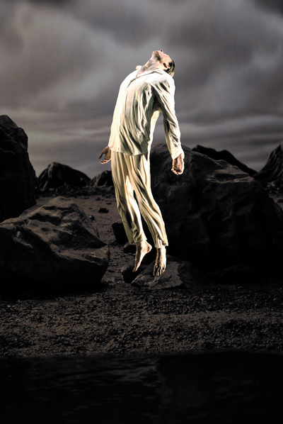 Imagen del vídeo  Cinco ángeles para el milenio  (2001), de Bill Viola.