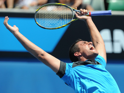 Nicolás Almagro celebra la victoria sobre el croata Ivan Ljubicic.