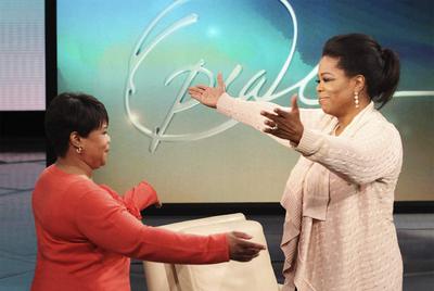Oprah presenta en directo a su hermana secreta